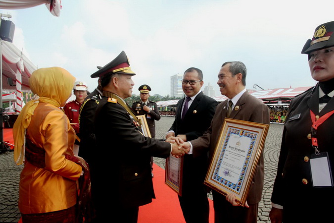 Terima Penghargaan, Presiden Ucapkan Selamat Kepada Bupati Siak